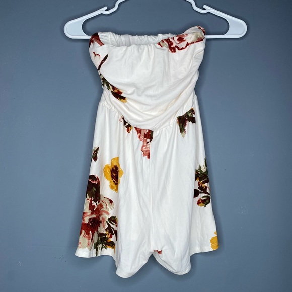 White Windsor & Floral Romper | Women’s Medium - Picture 6 of 12
